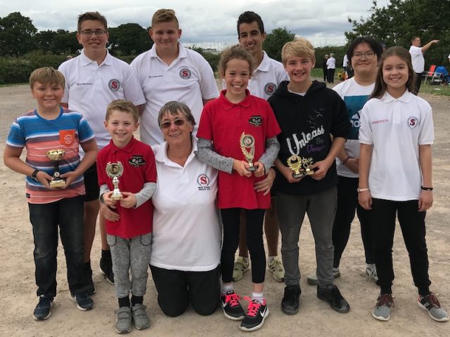 https://www.petanque-england.uk/wp-content/uploads/2021/06/Southern-juniors-2018-1-640x480.jpg