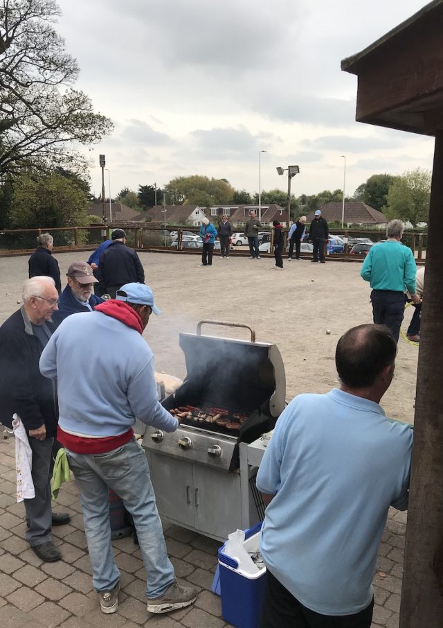 https://www.petanque-england.uk/wp-content/uploads/2021/06/petanque_bbq-640x906.jpg