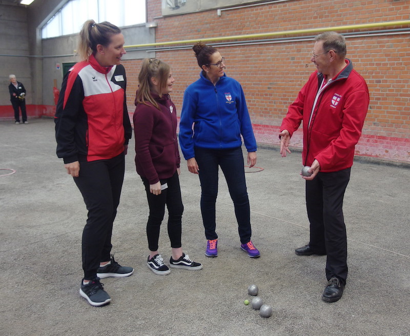 https://www.petanque-england.uk/wp-content/uploads/2022/02/PE-Coaching-2022-1.jpg